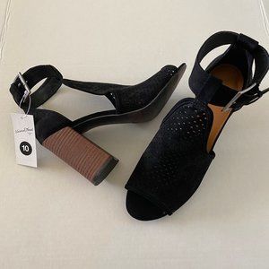 NWT Size 10 Universal Thread Hannah Heels